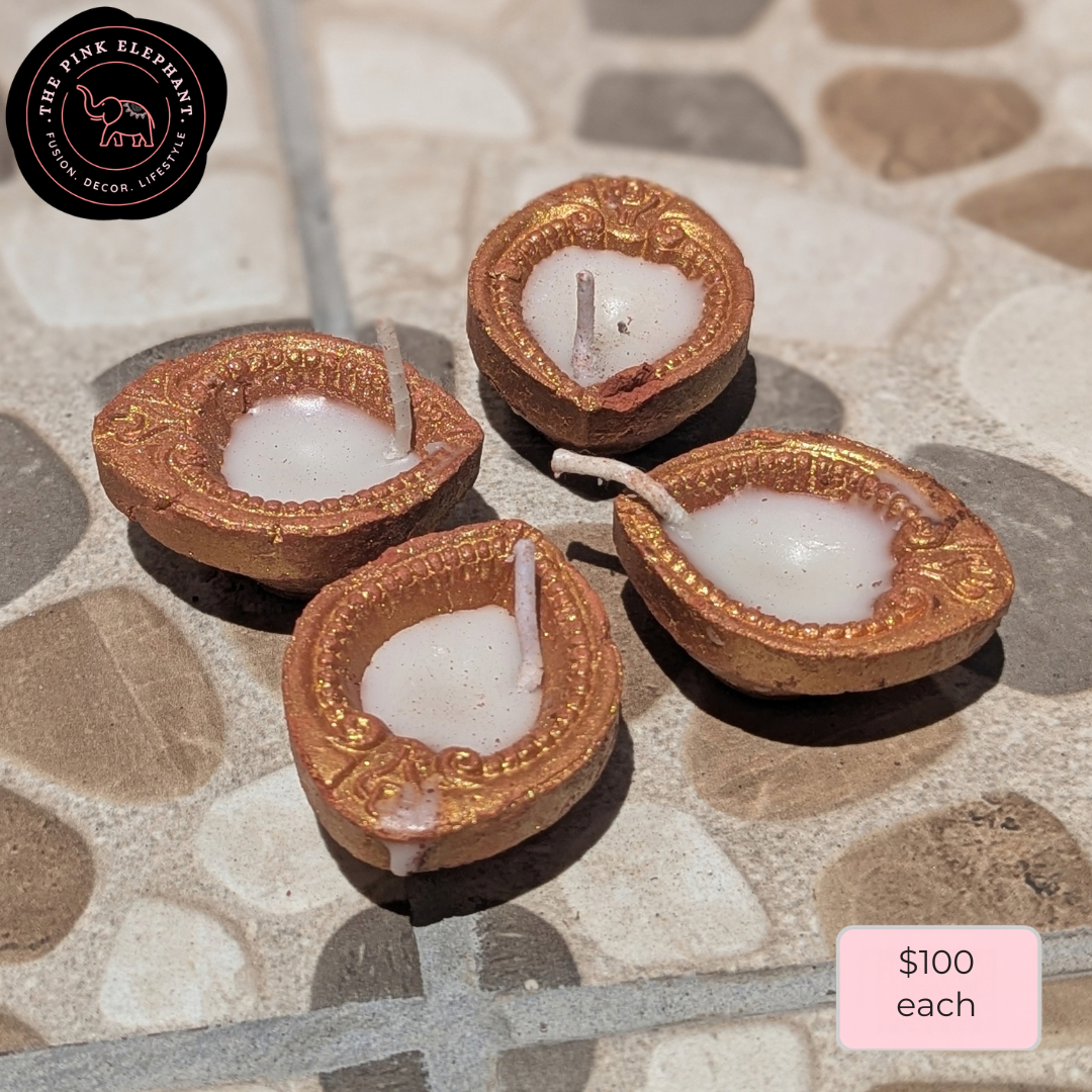 Terracotta Wax Small Gold Conch Diya D101