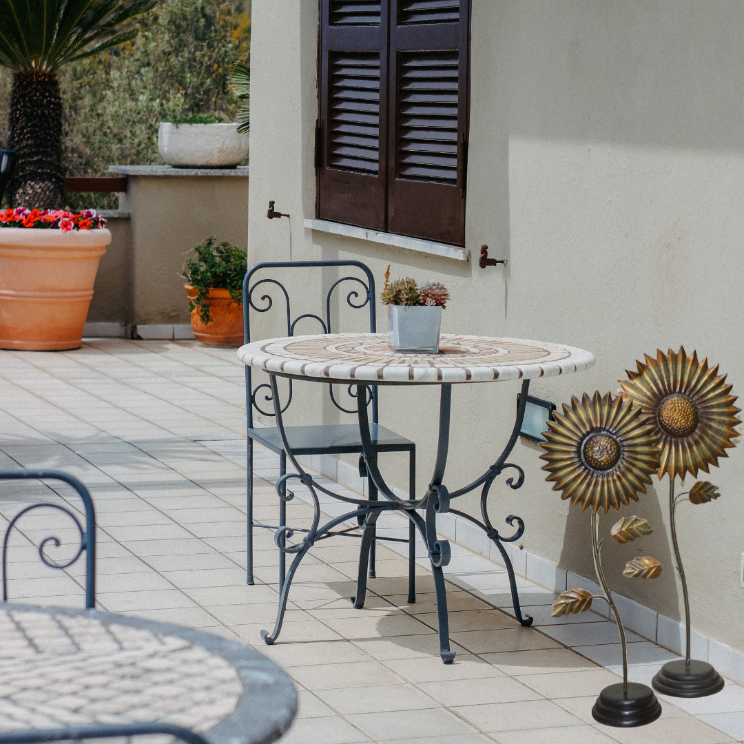 Outdoor Sunflower Decor